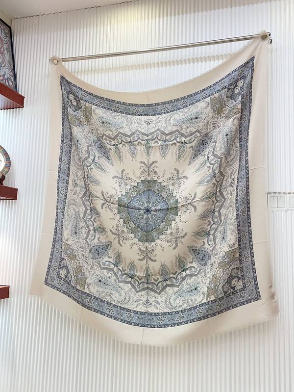 Loro Piana Scarf LPC00065 Loro Piana Scarf LPC00065